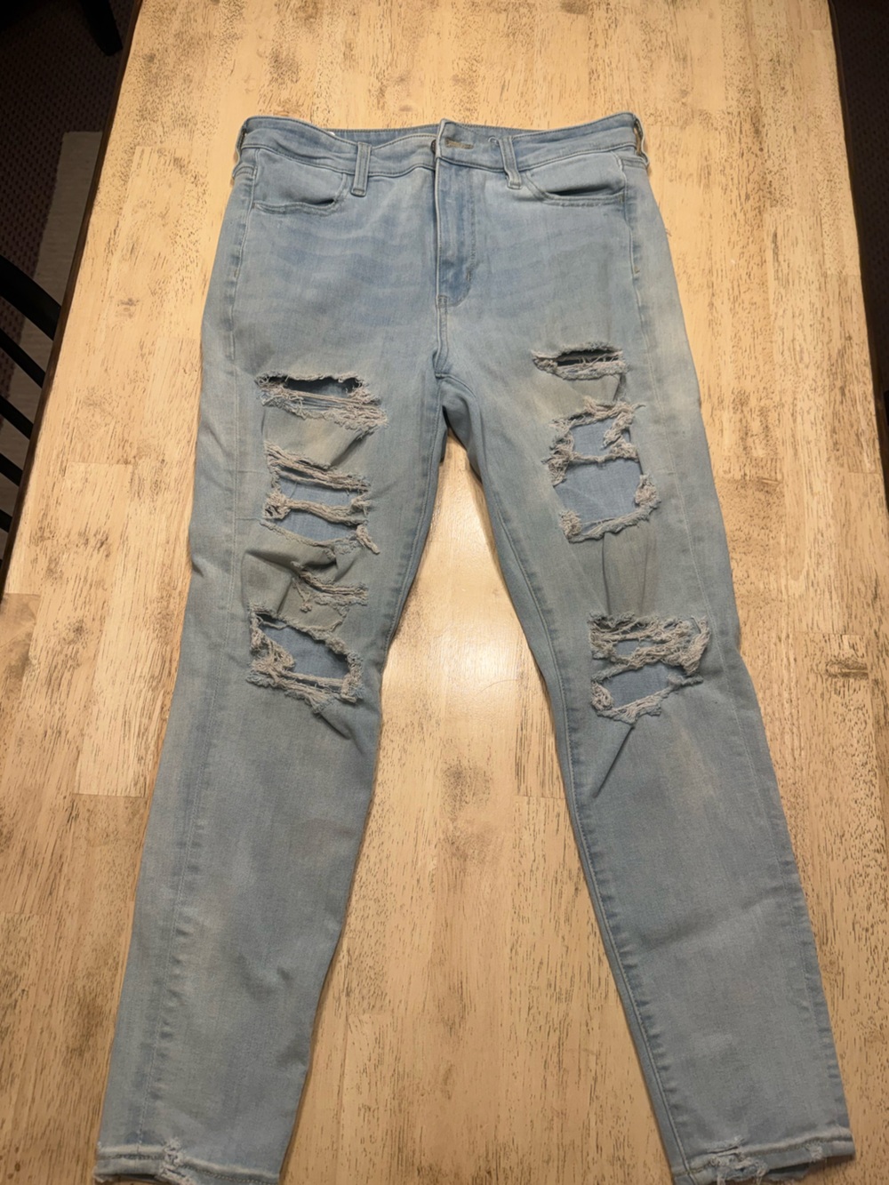 American Eagle Outfitters Light Blue Ripped Skinny Jeans